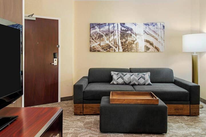 Room 8 of 26
